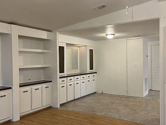 4th image of 7910 SE Shenandoah Dr
