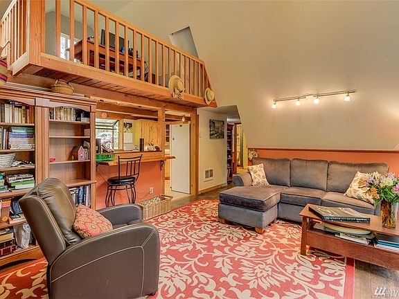 4th image of 353 W Satsop Maple Gln