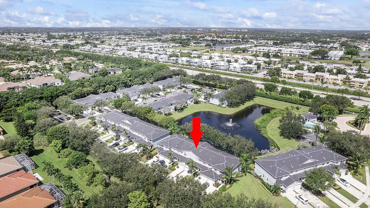 Building Photo - 16129 Sierra Palms Dr