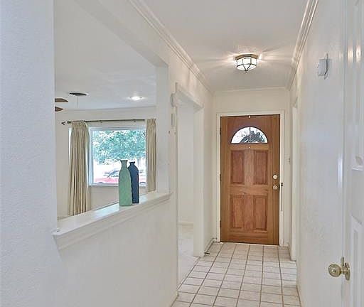 4th image of 3317 Edgemont Dr