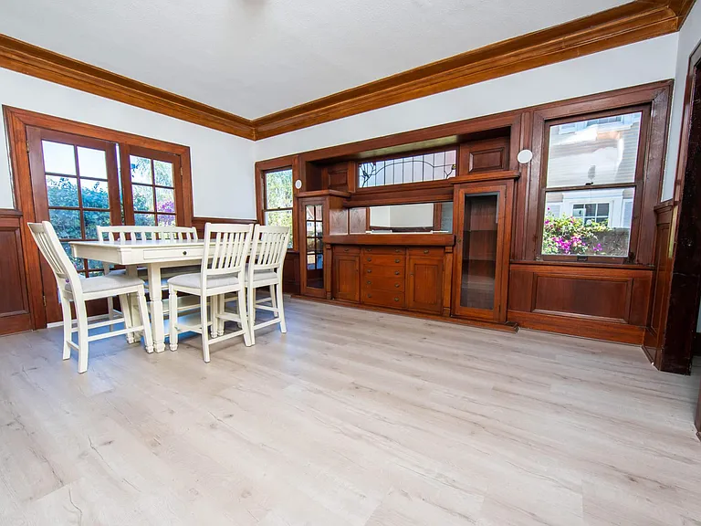 438 S Serrano Ave — Photo 3