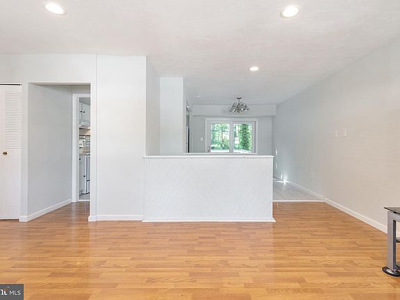 4th image of 3008 Jamestown Ct