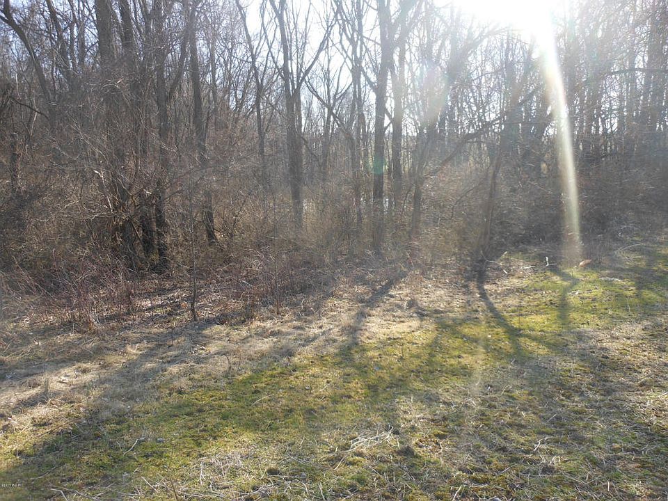2nd image of 4462 E Shawnee Rd