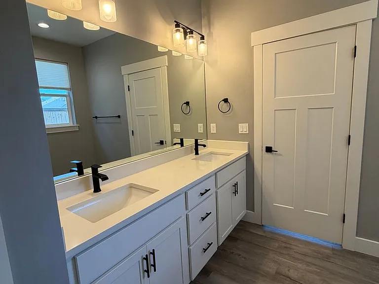 1702 Wyatt Earp Ct — Photo 9