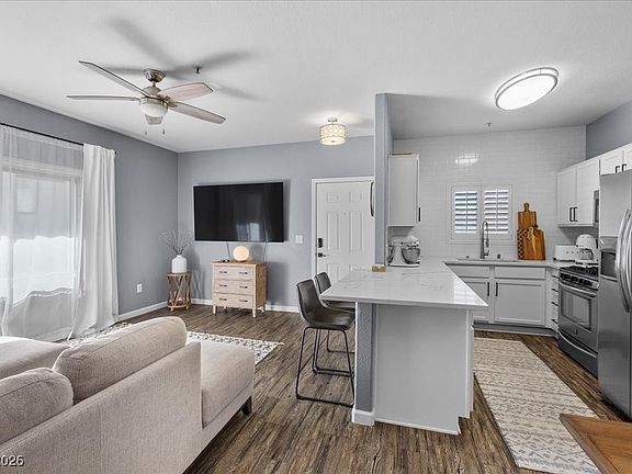 5th image of 2291 W Horizon Ridge Pkwy Unit 11264
