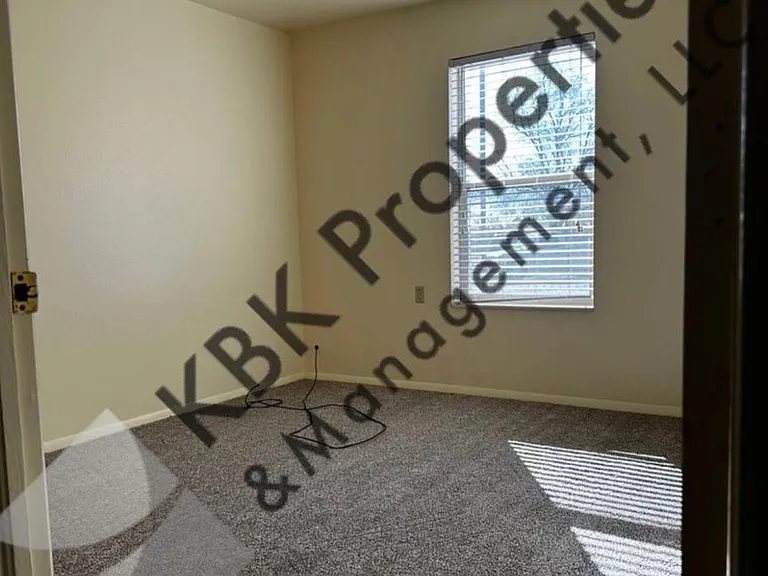 222 Shone St #224 — Photo 2