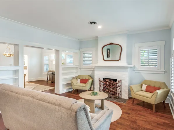 1204 Virginia Pl, Fort Worth, TX 76107