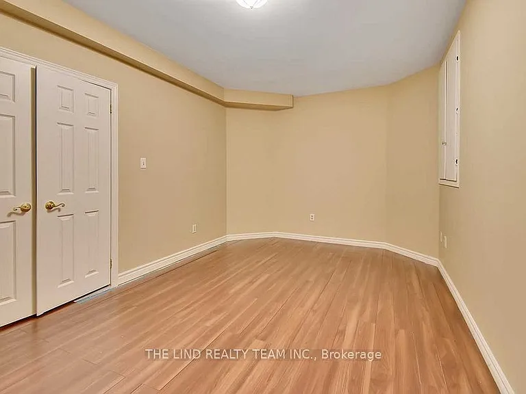 238 Deerglen Ter — Photo 16