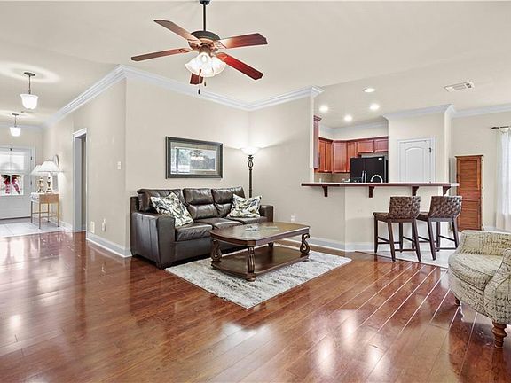 4th image of 855 Woodsprings Ct
