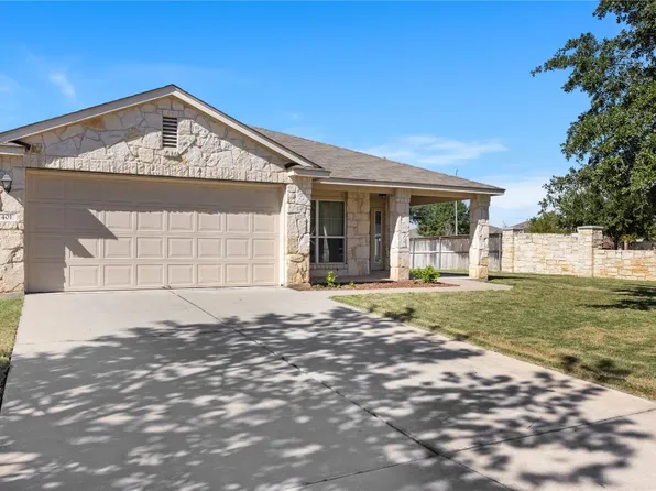 401 S Hunting Lodge Lane, Bastrop, TX 78602