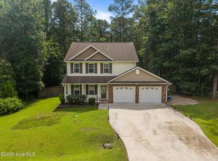 618 Weeping Willow Ln, Jacksonville, NC 28540