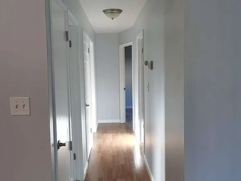 1431 Marshall Rd — Photo 10