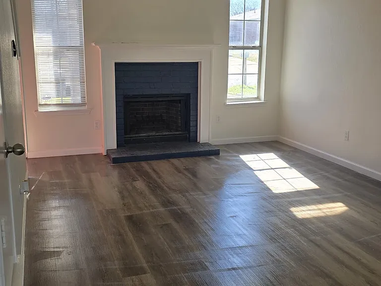 5620 Stone Meadow Ln — Photo 3