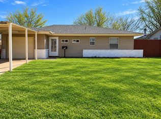 329 S 24th St, Clinton, OK 73601