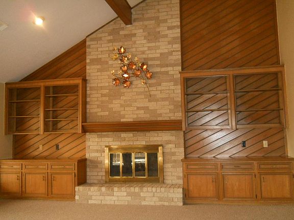 4th image of 1123 Trowbridge Dr