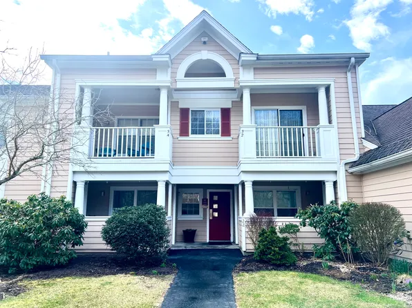 128 North Street APT 24, Groton, CT 06340