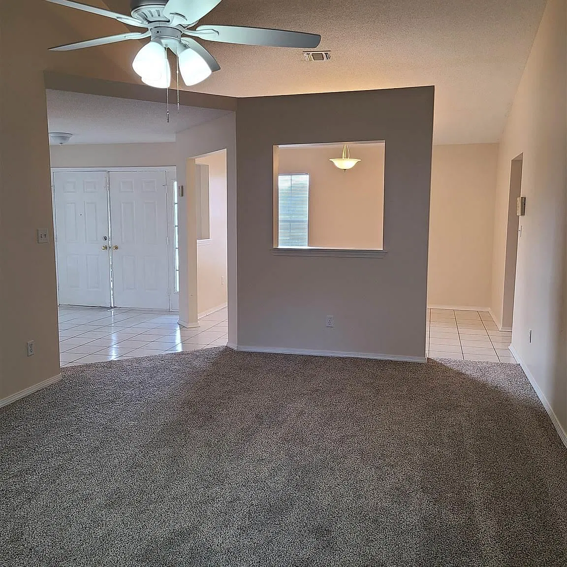 3 bed, 1827 sqft, $1,875 — Photo 3