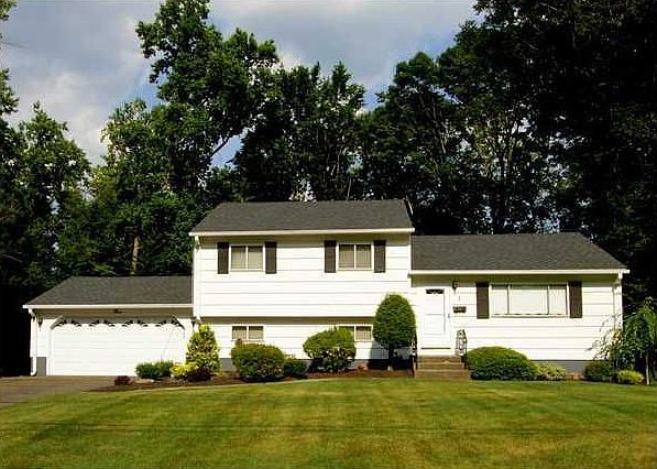 1st image of 5 Hidden Glen Ln
