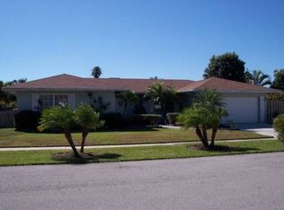 122 Winged Foot Ln, Boca Raton, FL 33431