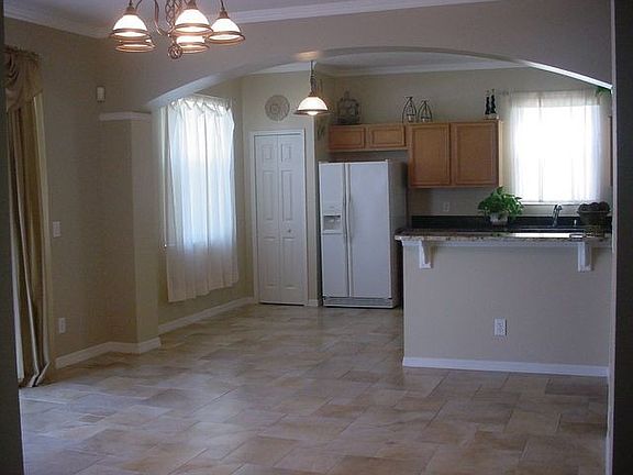 5th image of 4526 Riverton Dr