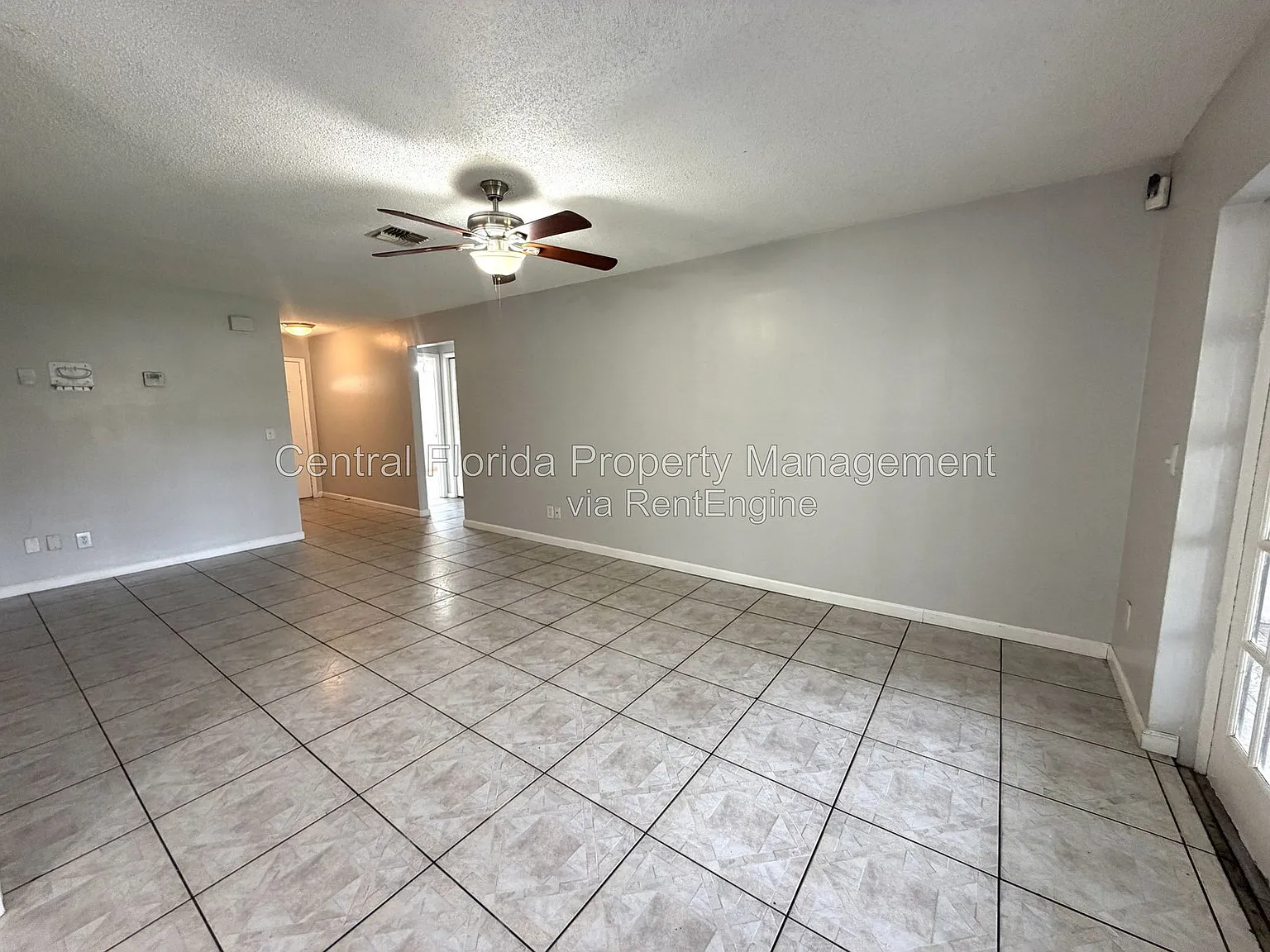 3 bed, 2.0 bath, 1132 sqft, $2,049 — Photo 4