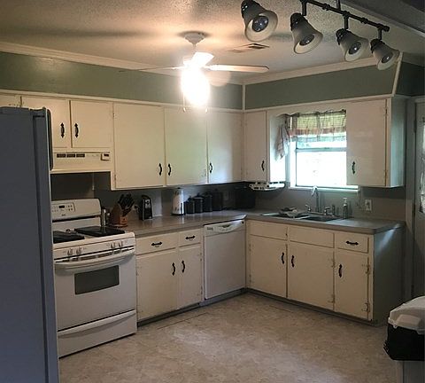 3rd image of 2326 Merriman St