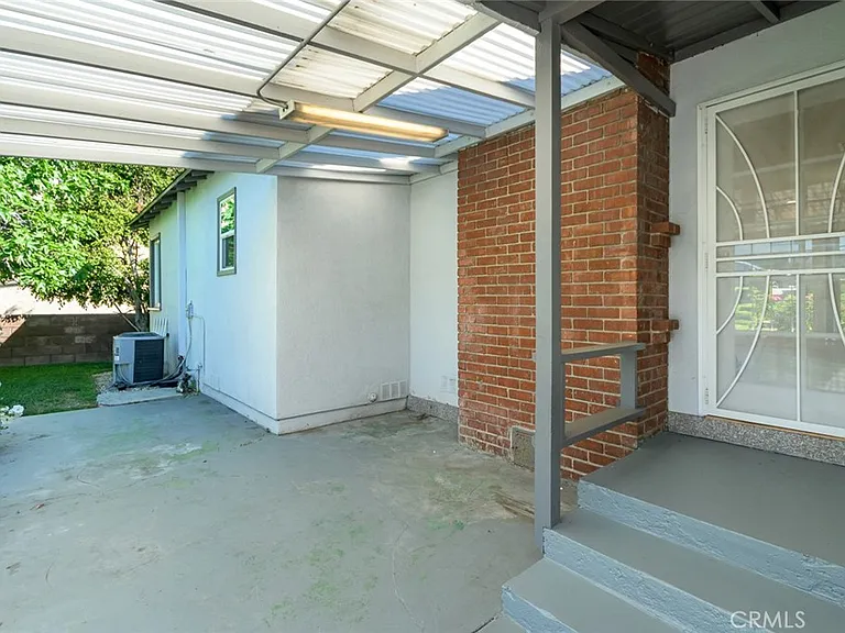 2111 N Verdugo Rd — Photo 43
