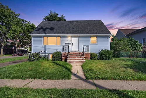 94 Irving Pl Photo 1