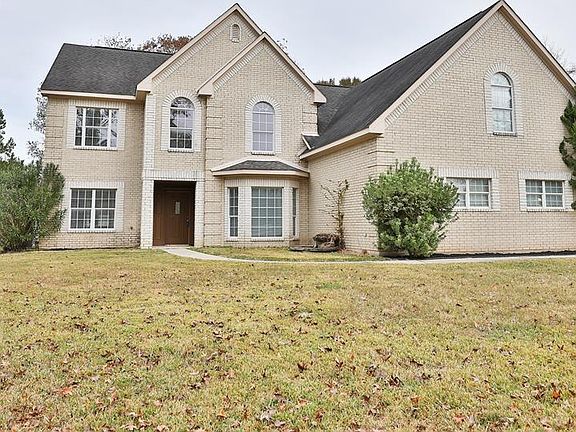 3rd image of 15632 Connie Ln