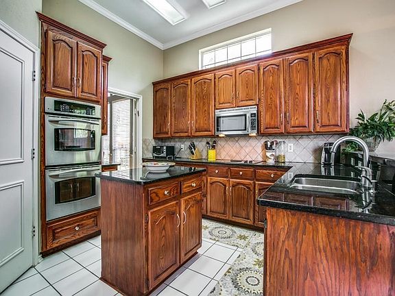5th image of 6916 Hickory Creek Ln