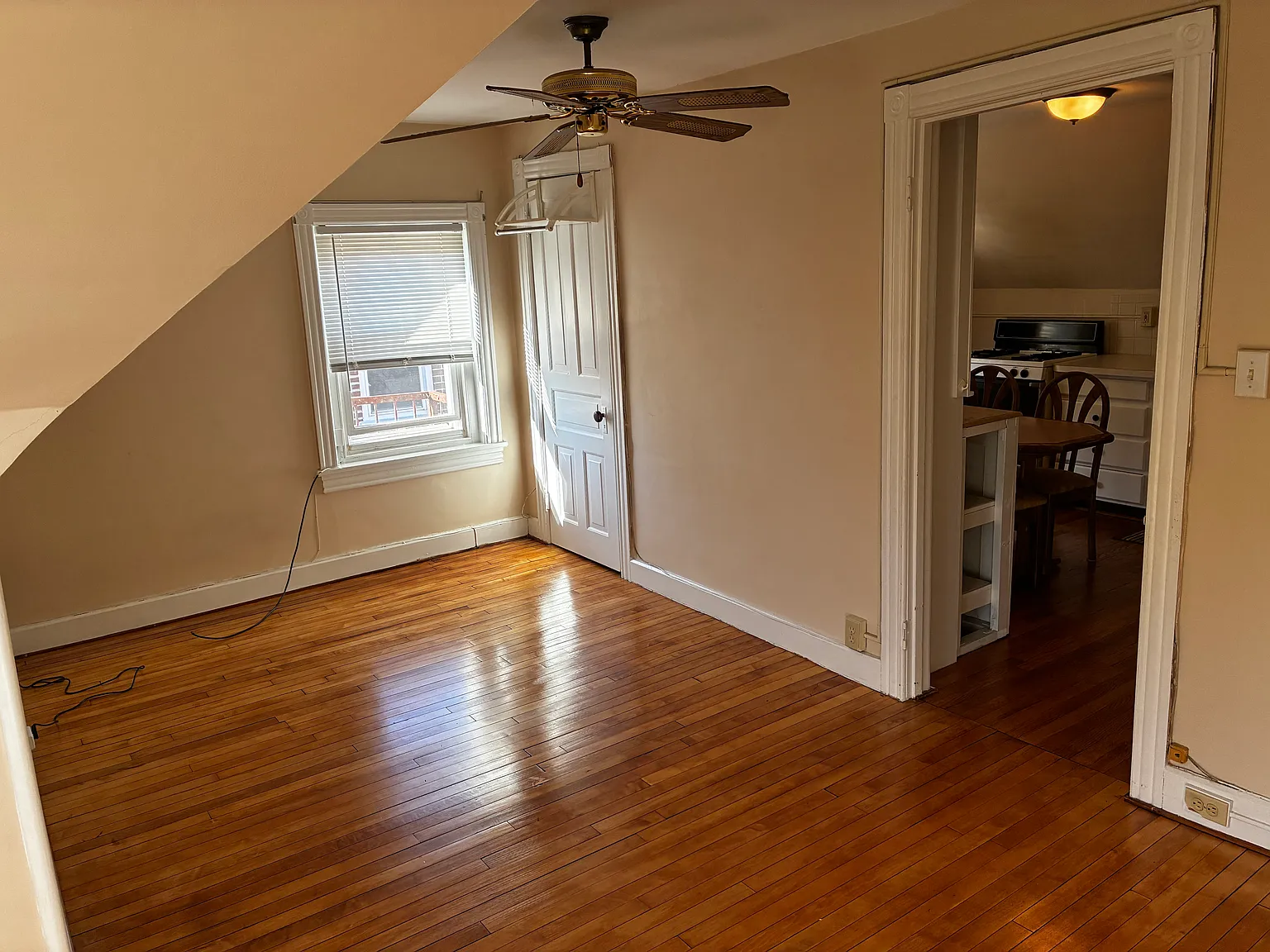 1 bed, 700 sqft, $1,125 — Photo 3