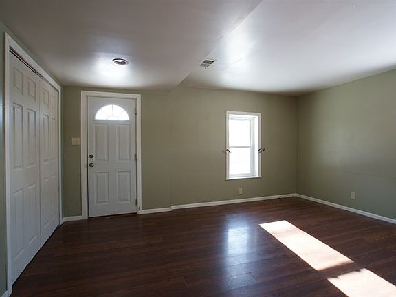 3rd image of 38080 N North Ave