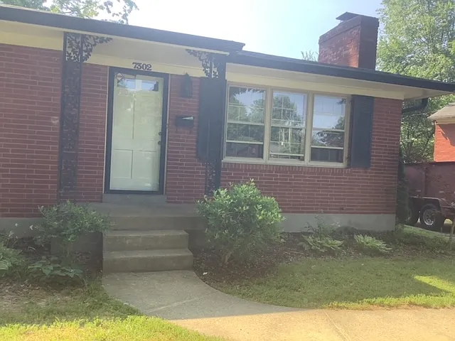 3 bed, 1263 sqft, $2,195 — Photo 2