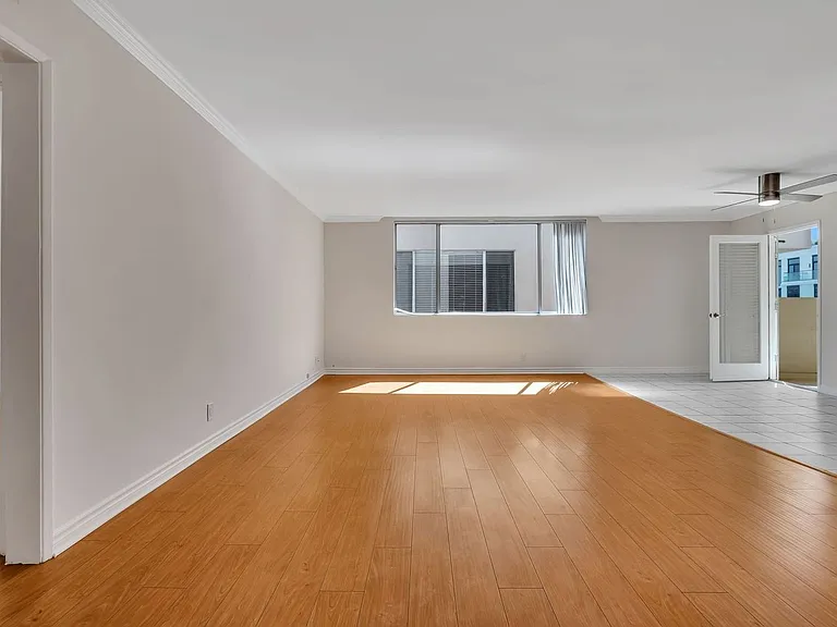 432 N Palm Dr — Photo 3