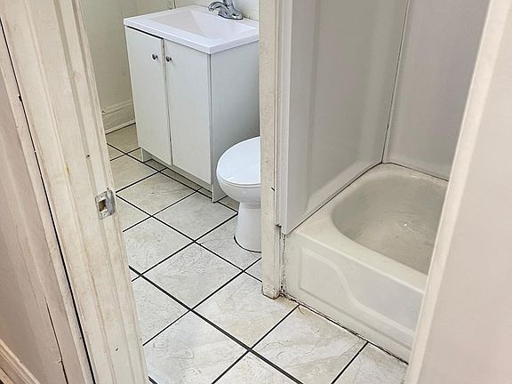 5th image of 2336 W National Ave