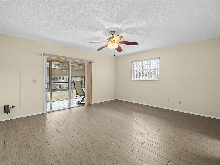 29 Lake Vista Trl #205 — Photo 9
