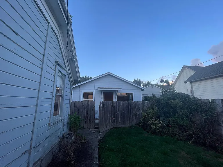 576 Main St — Photo 46