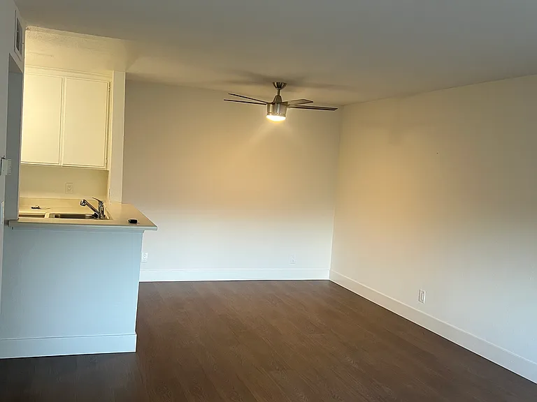 15156 Moorpark St #8 — Photo 13