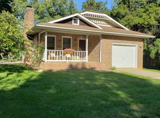 211 Wilson Ave NW, Leesburg, VA 20176