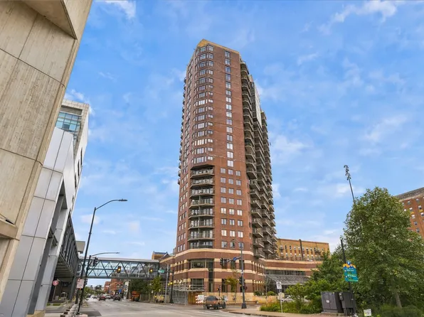 300 Walnut St #1306, Des Moines, IA 50309