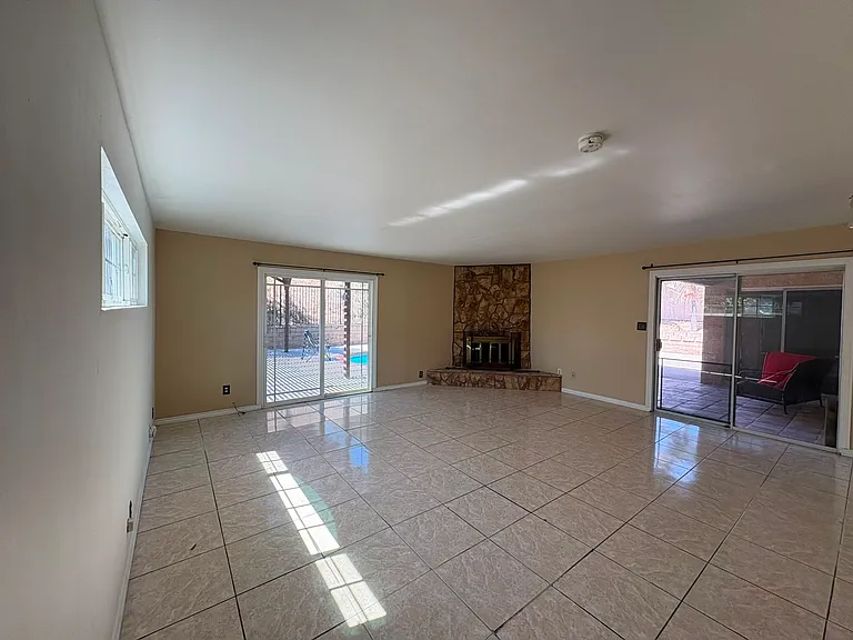 7013 La Sena Ave — Photo 10