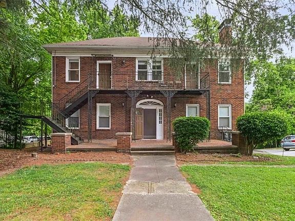 5th image of 1351 Oxford Rd #3