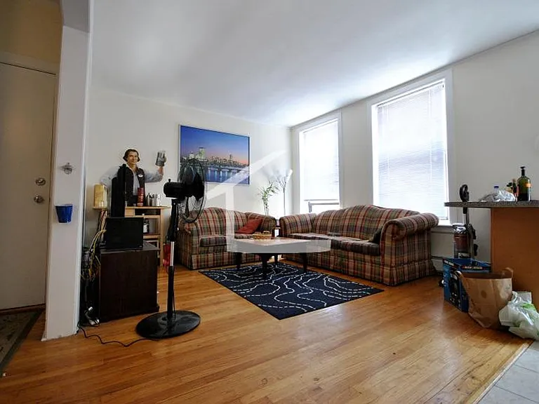 3 Sutherland Rd #6F — Photo 1