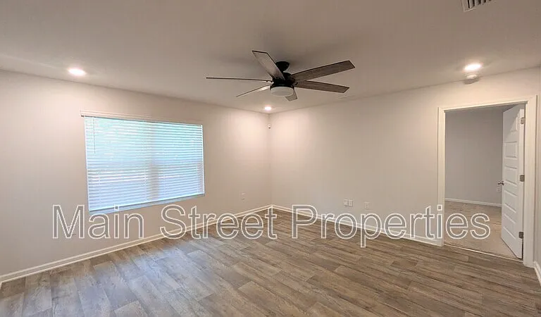 10557 Queens Gate Cir — Photo 22
