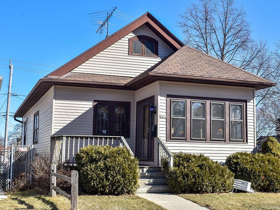 1st image of 2454 Wauwatosa Ave