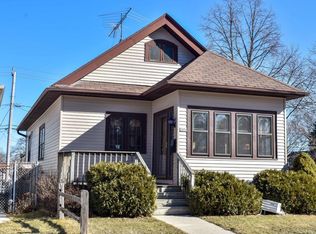 2454 Wauwatosa Ave, Wauwatosa, WI 53213