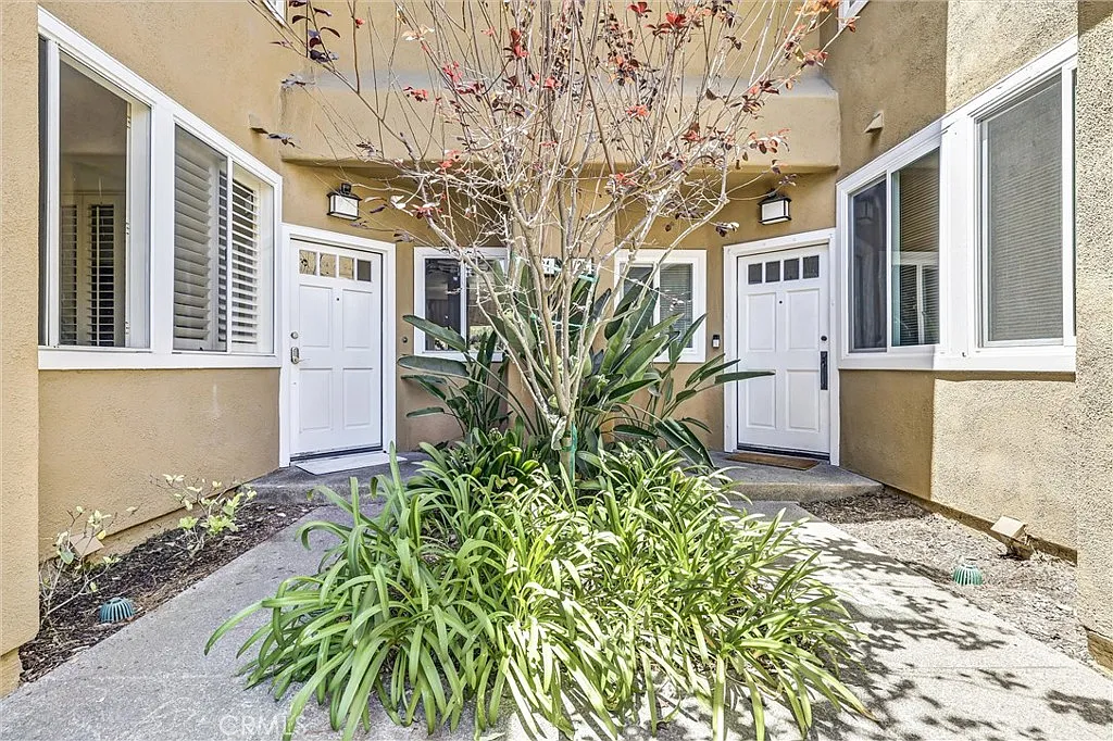 3 bed, 1983 sqft, $5,195 — Photo 1