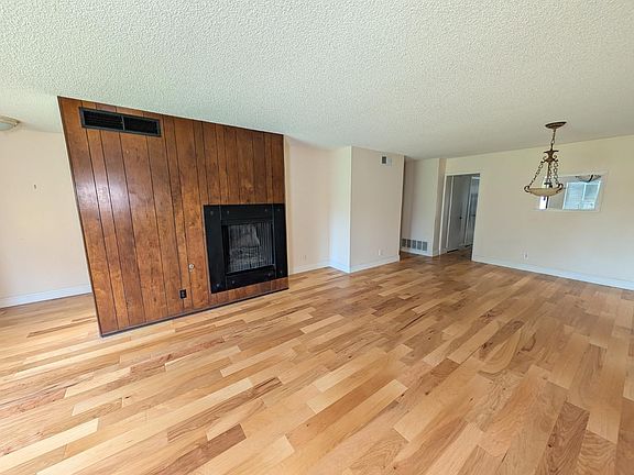4th image of 4918 N Sequoia Dr #102