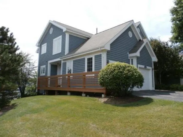 1099 Lakeland Way, Lake Geneva, WI 53147