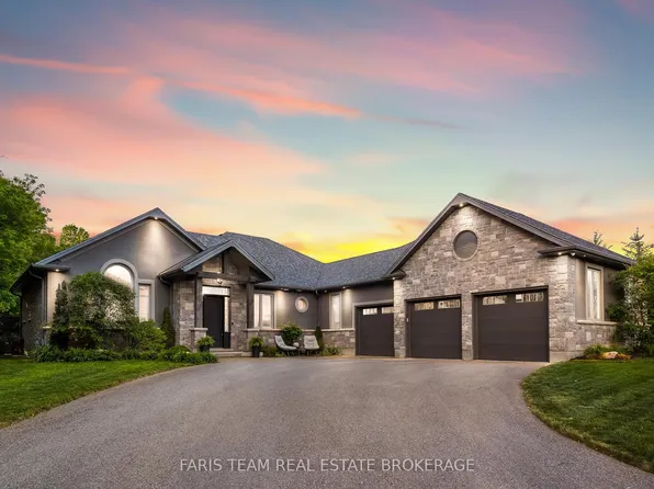 142 Mennill Dr, Springwater, ON L9X 0J2